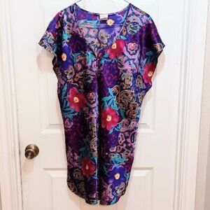 California Miss nightgown Size Large, multi-colored w/silky feel